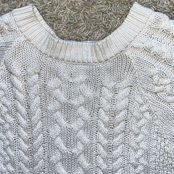 Aerie Womens Chunky Cable Knit Crew Neck Creamy White Pullover Sweater Size M - Picture 2 of 15